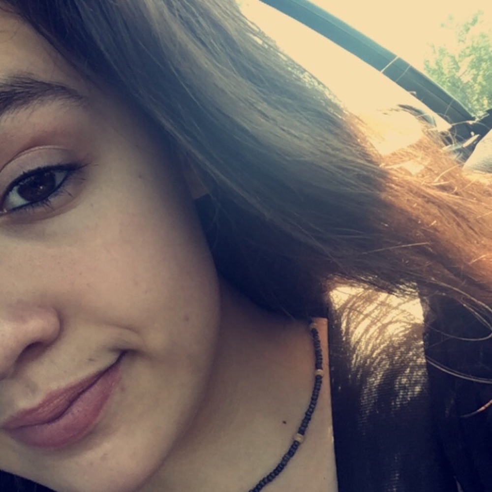 Meet your Posher, Adrienne